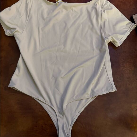 House of Harlow 1960 Cream Fitted Short Sleeve Bodysuit NWT XL - Picture 6 of 6
